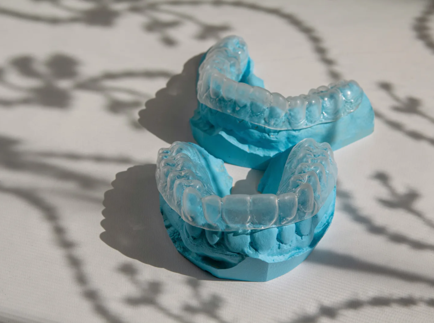 Imagem de destaque do artigo Os mitos sobre o Invisalign em crianças desmistificados! da Dra. Carla Barata